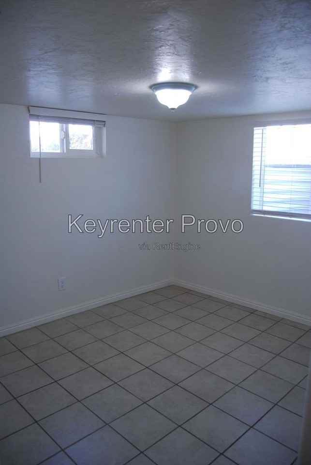 853 Memmo Dr #B - Photo 5 of 10