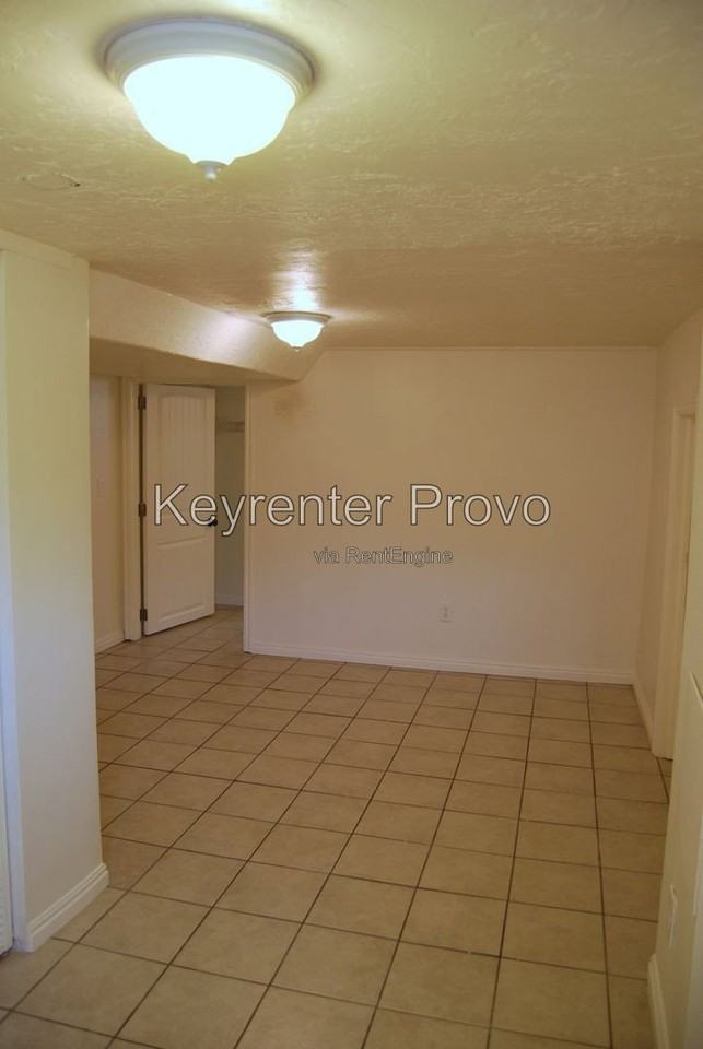 853 Memmo Dr #B - Photo 7 of 10