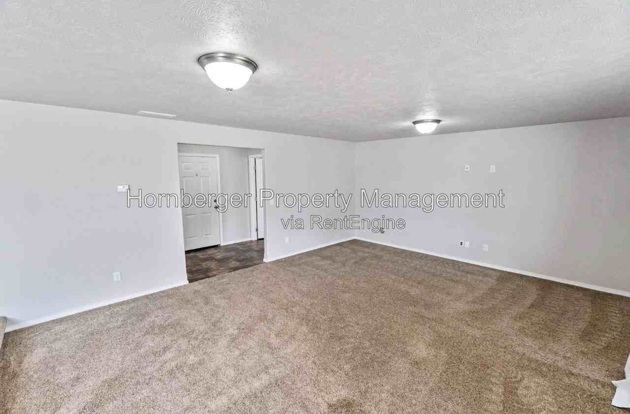 1915 W Jay Ave - Photo 5 of 8