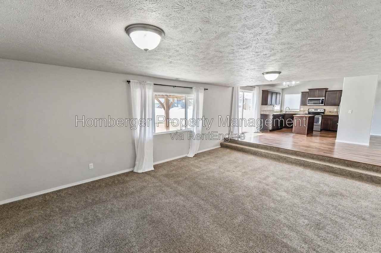 1915 W Jay Ave - Photo 6 of 8