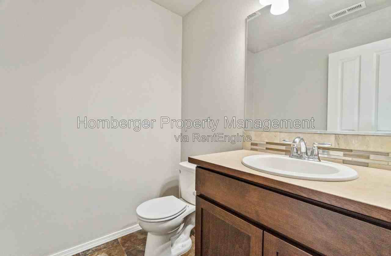 1915 W Jay Ave - Photo 7 of 8