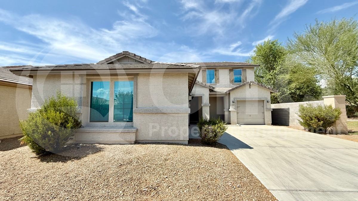 10204 W Lawrence Ln - Photo 2 of 28