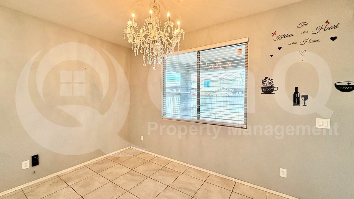10204 W Lawrence Ln - Photo 6 of 28