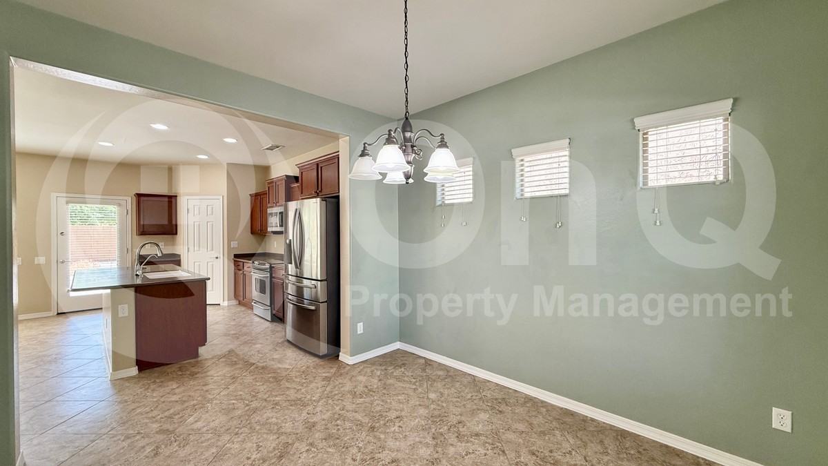 15928 N 22nd Ln - Photo 3 of 27