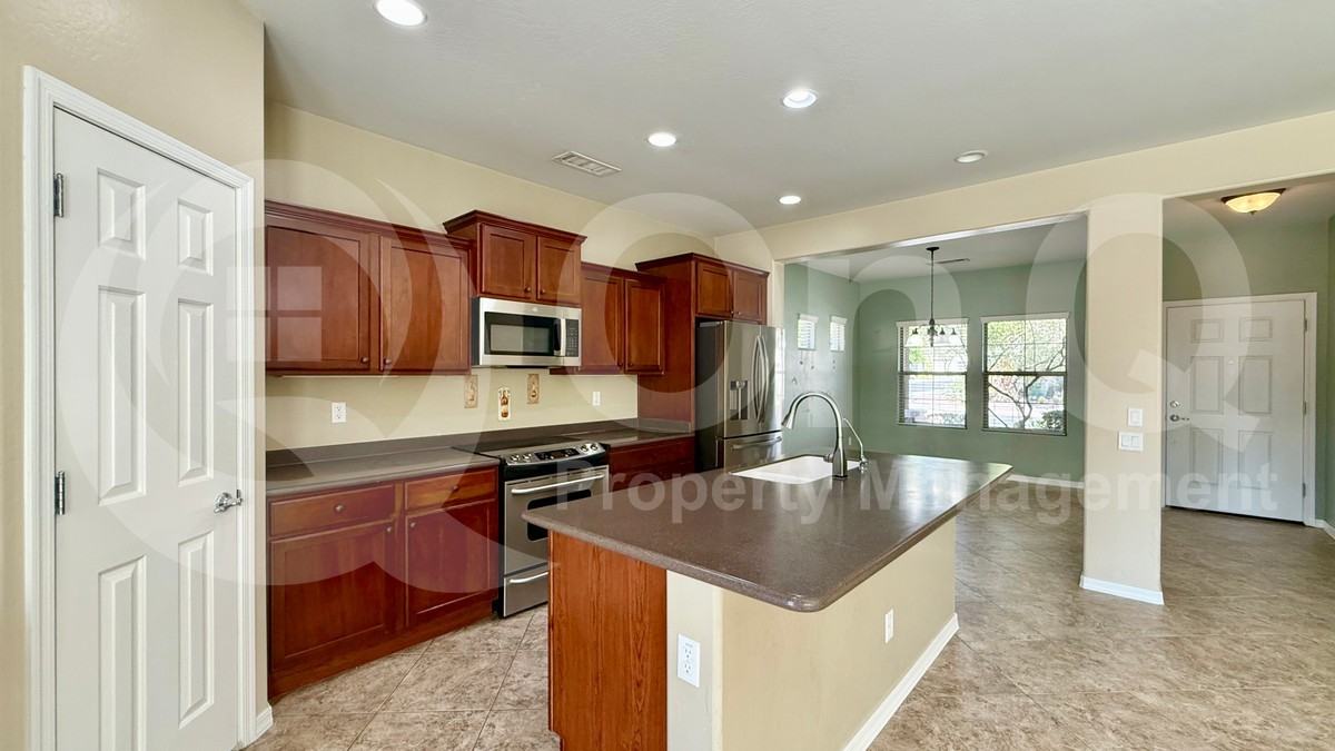 15928 N 22nd Ln - Photo 7 of 27
