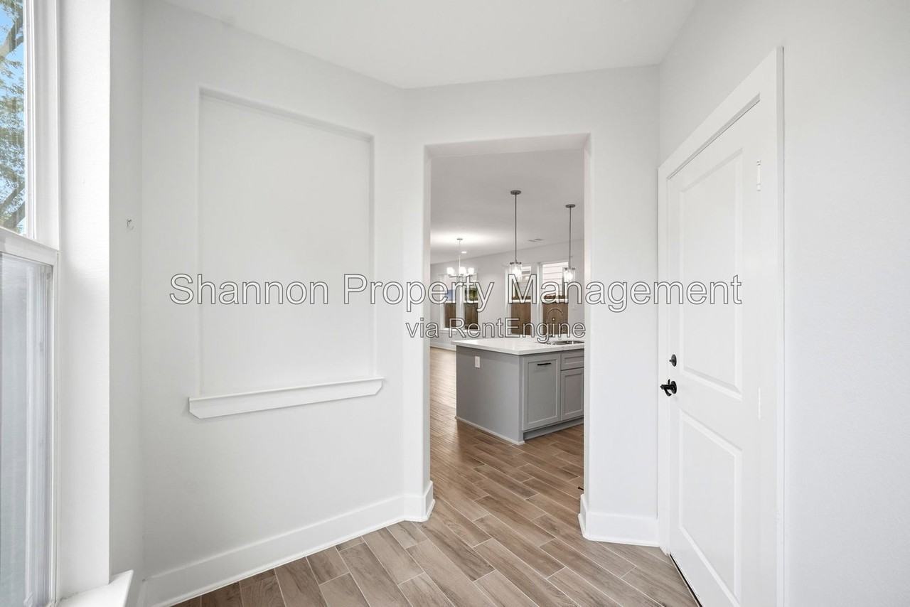 2125 Paul Quinn St - Photo 4 of 36
