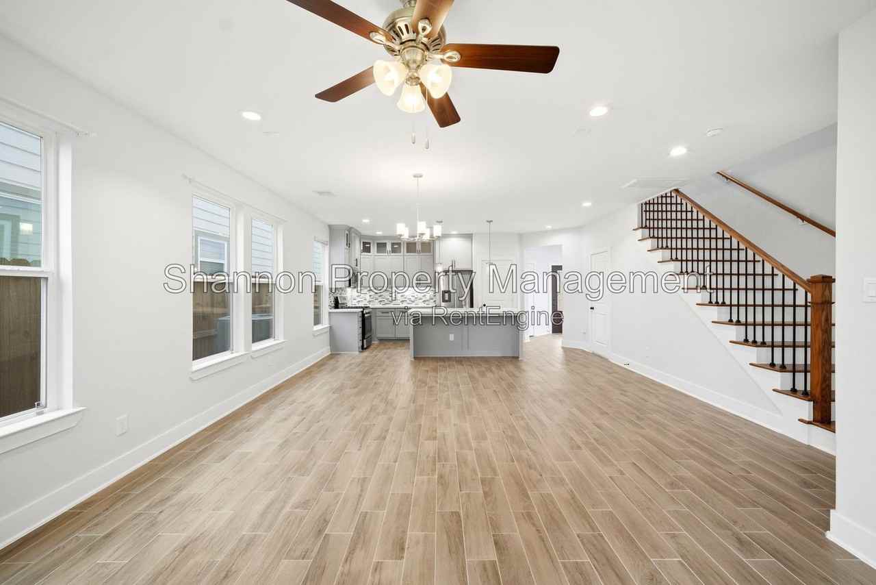 2125 Paul Quinn St - Photo 6 of 36