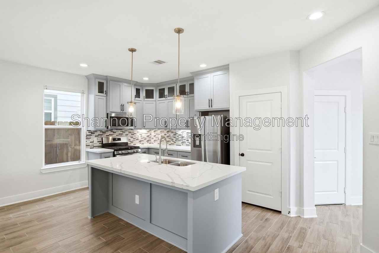2125 Paul Quinn St - Photo 7 of 29