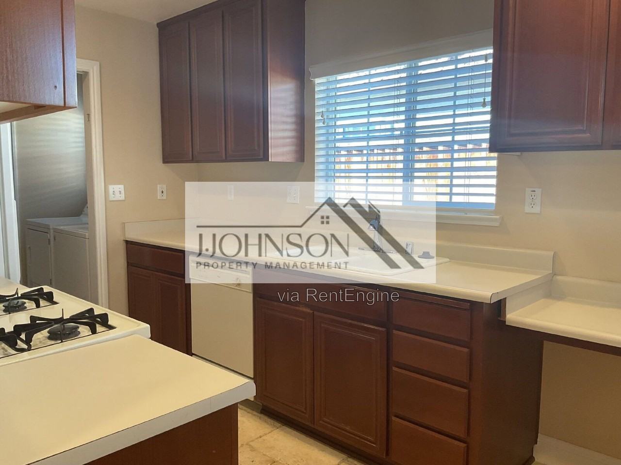 2676 Daisy Ln - Photo 4 of 10