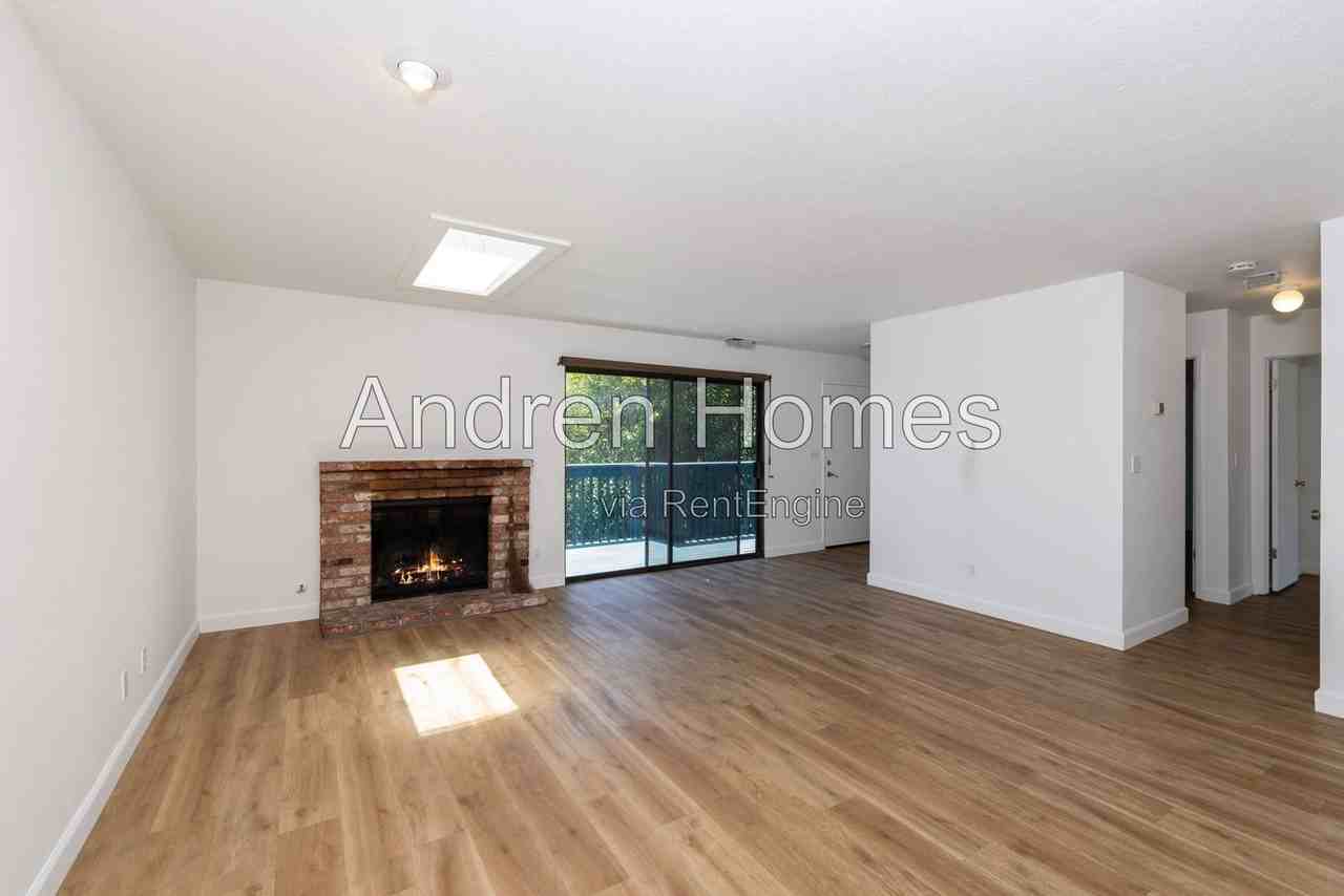 713 Frederick St - Photo 2 of 21
