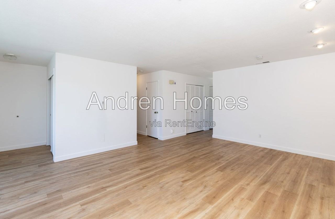 713 Frederick St - Photo 3 of 21