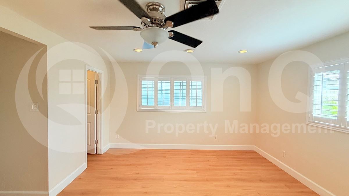 6035 N 17th St - Photo 6 of 21