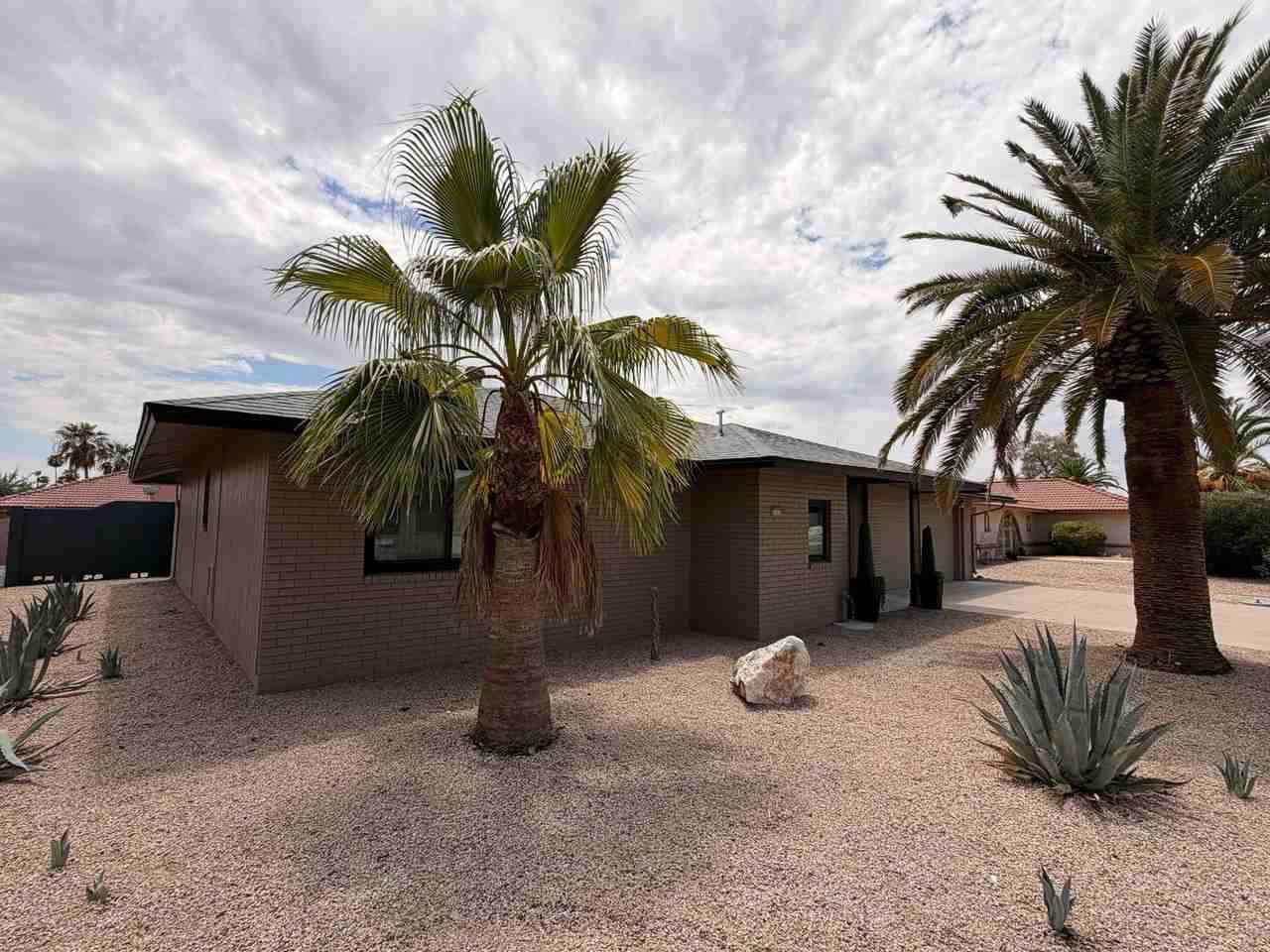 13139 W Seville Dr - Photo 2 of 29