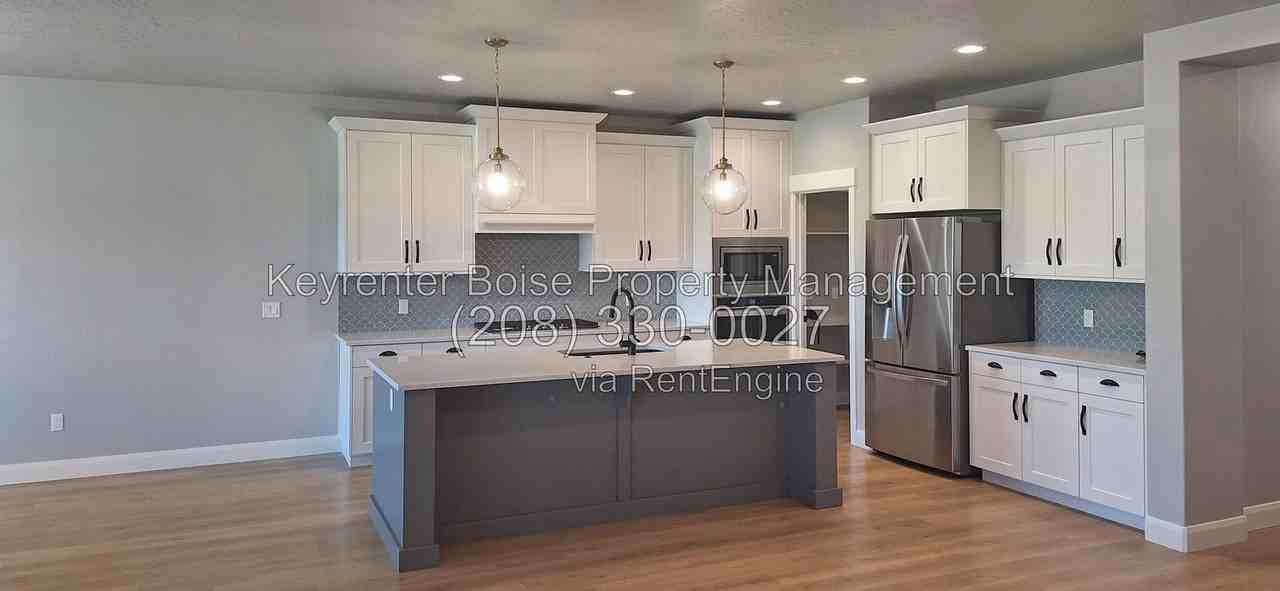 12127 S Aves Pl - Photo 5 of 29