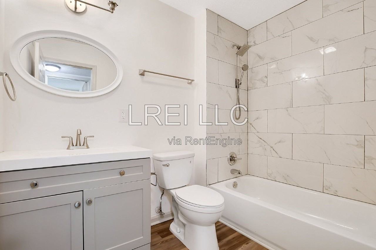 409 Garrison Ct - Photo 6 of 10