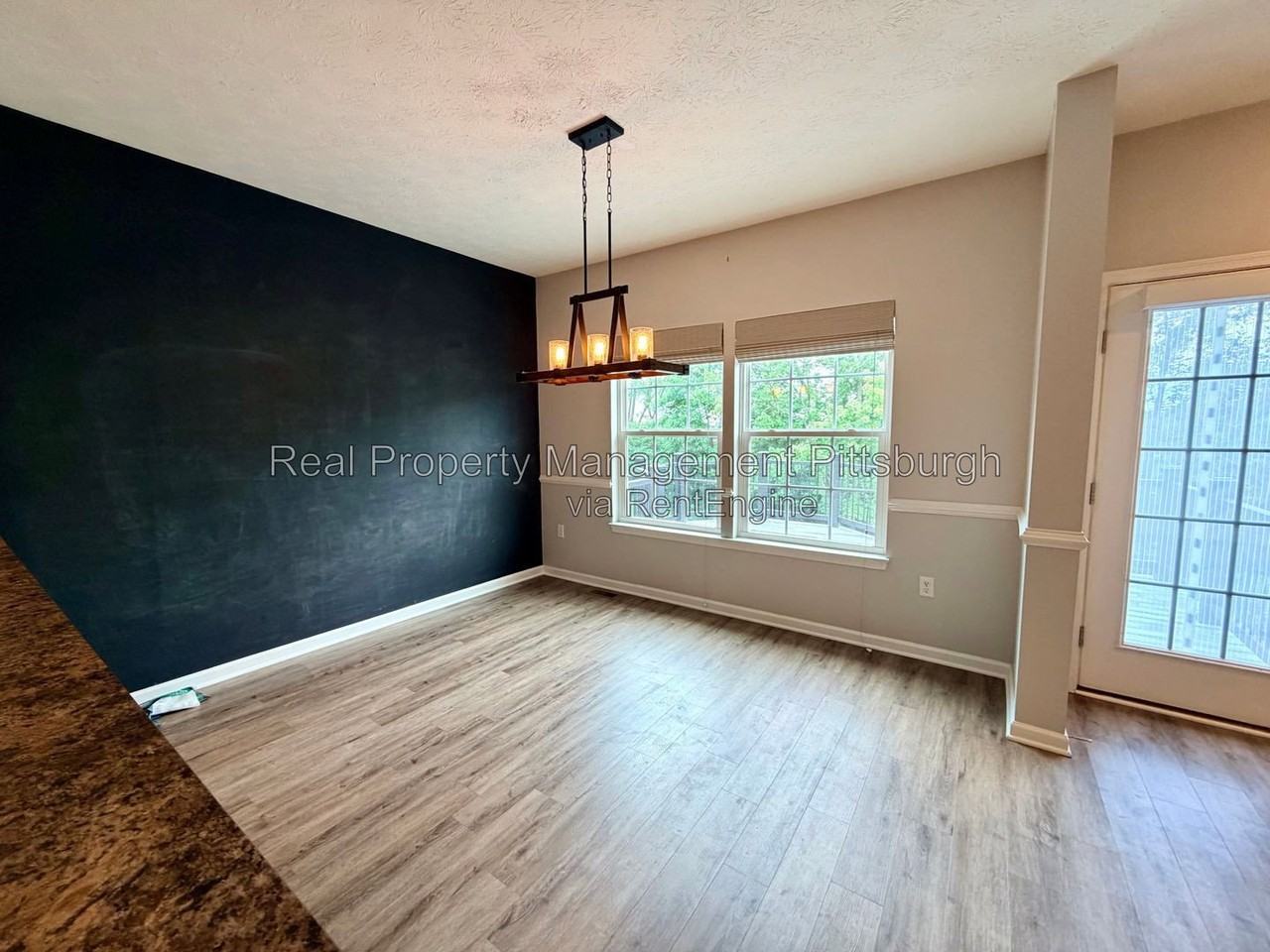 242 Corey Dr - Photo 7 of 25