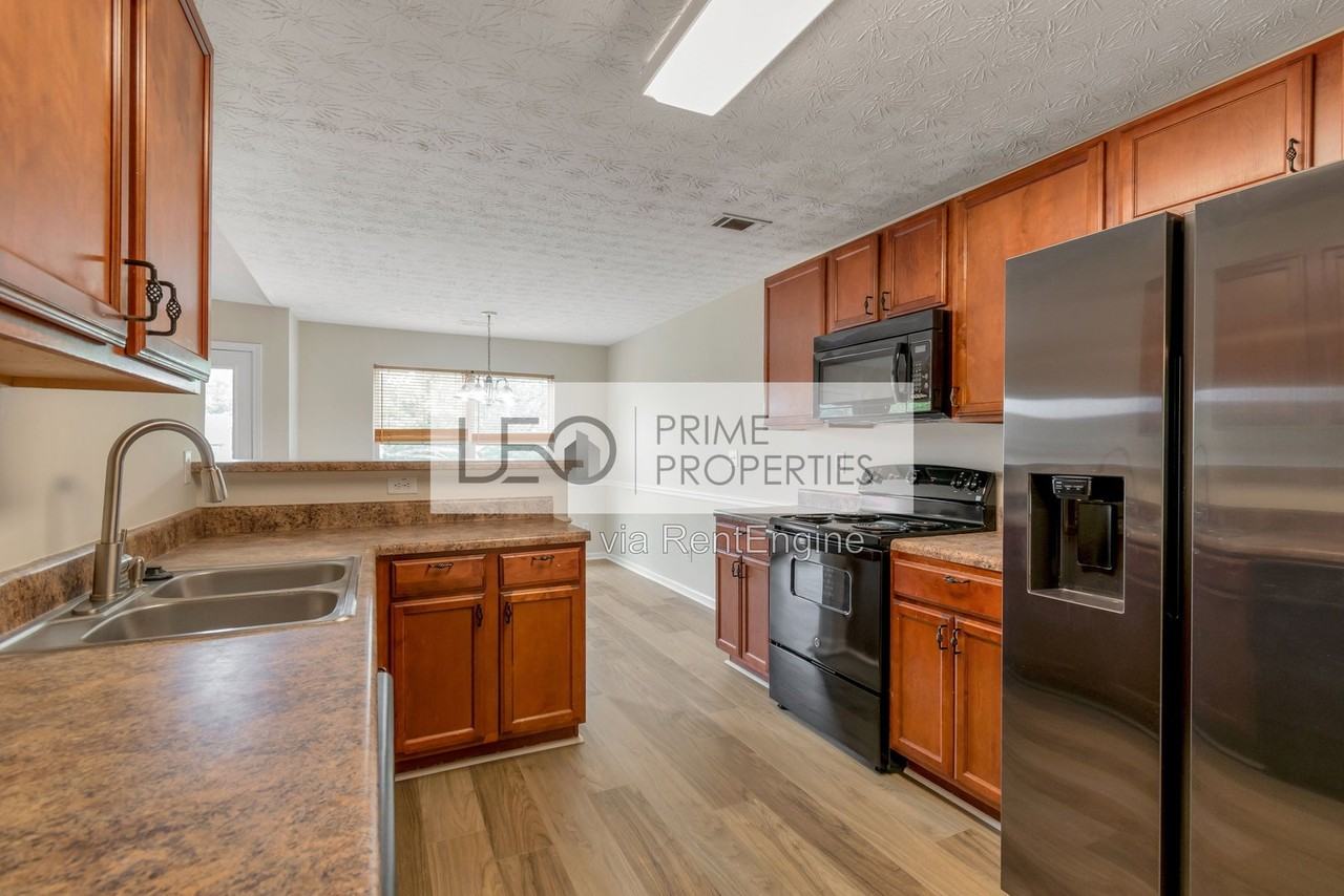 3168 Meadow Point Dr - Photo 4 of 25