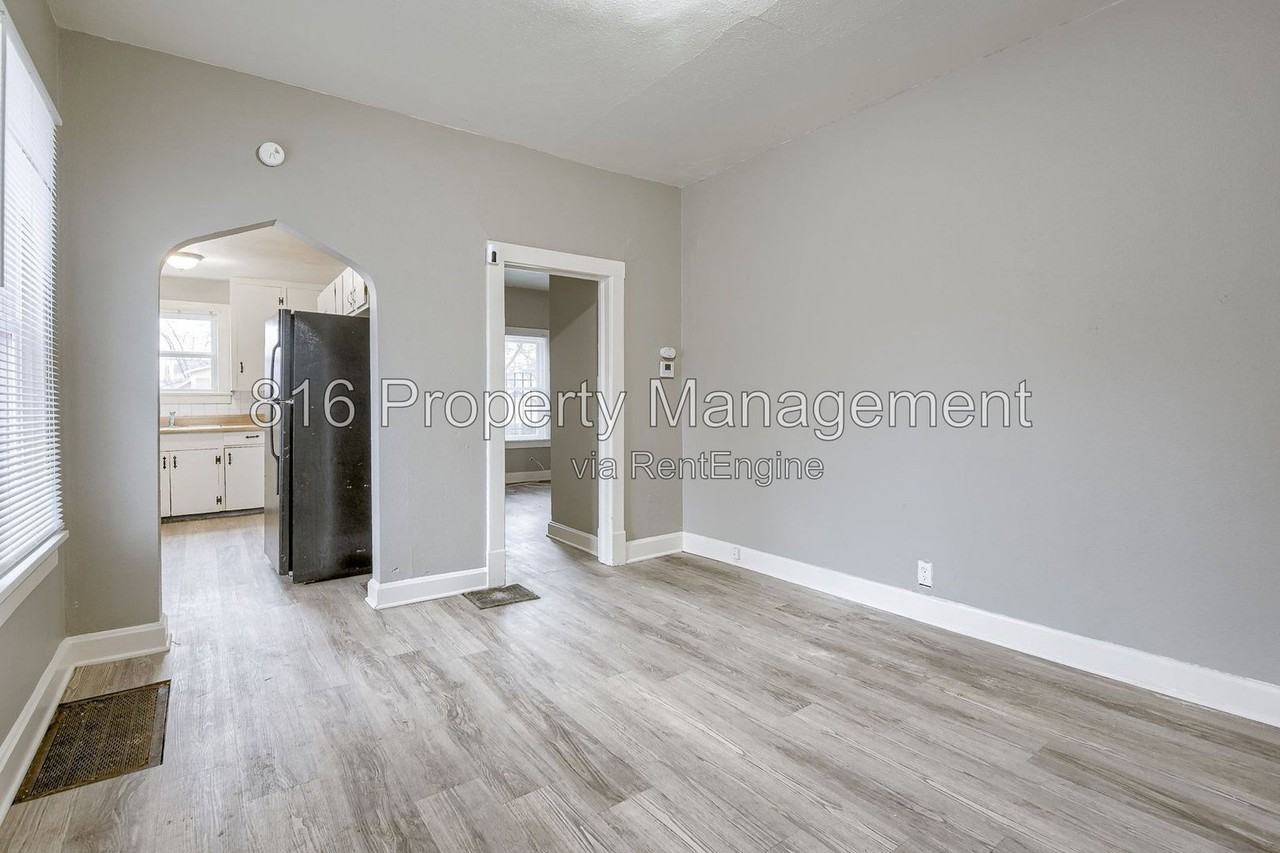 5701 Anderson Ave - Photo 6 of 25