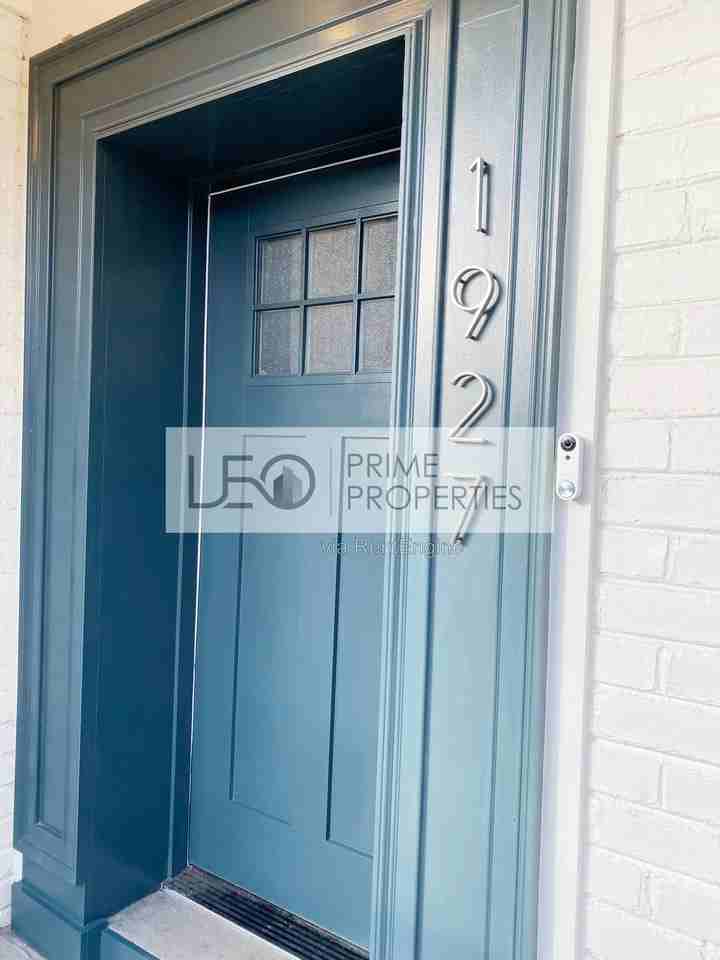 1927 S Gordon St Sw - Photo 6 of 48