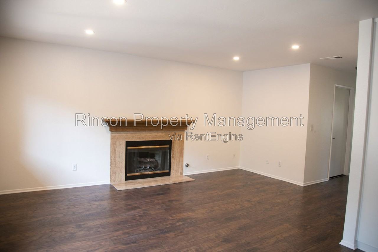 584 Doyle Ln - Photo 5 of 20