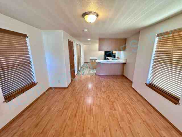 11929 Se Pine St - Photo 4 of 17