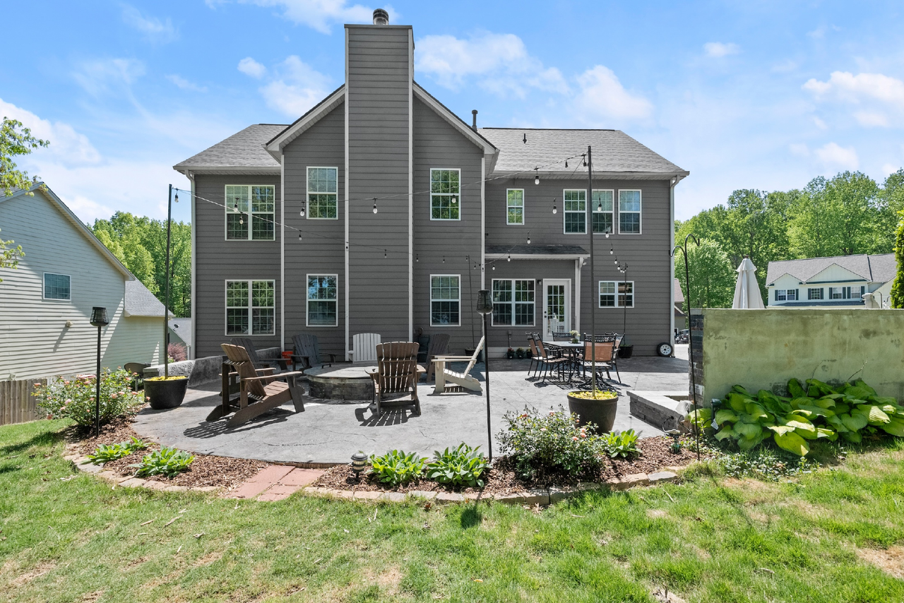 3947 Walnut Grove Way - Photo 2 of 32