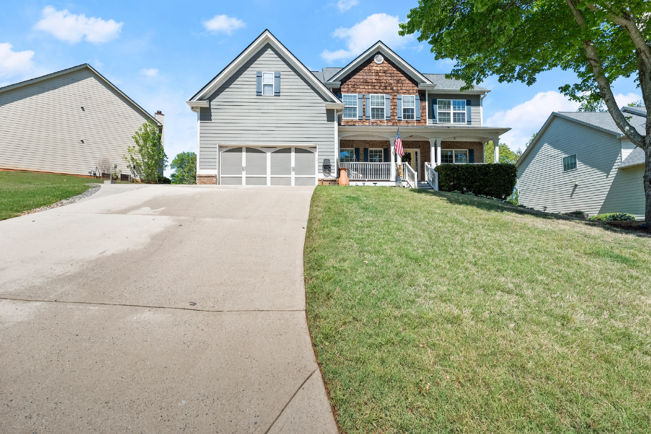 3947 Walnut Grove Way - Photo 3 of 32