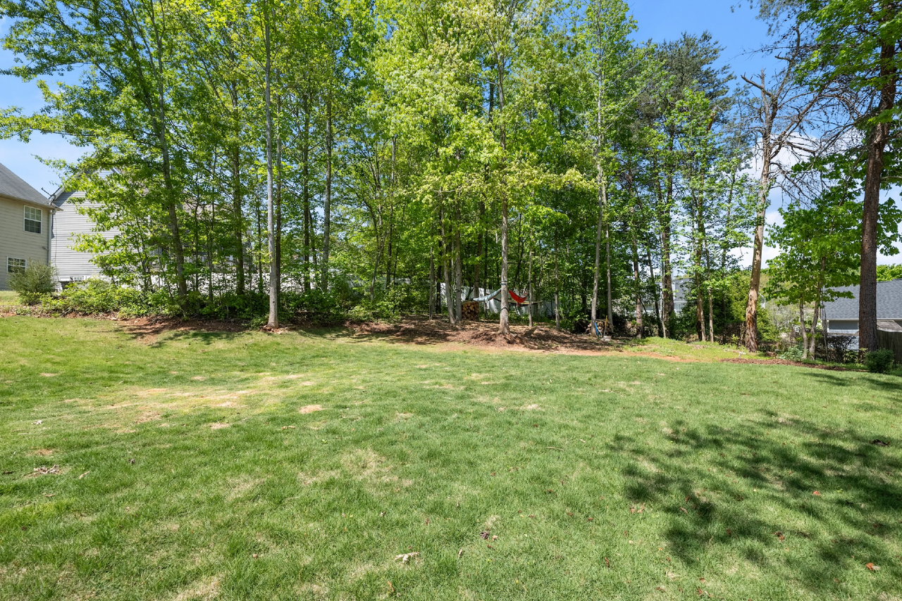 3947 Walnut Grove Way - Photo 4 of 32
