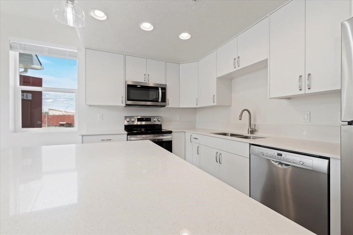 104 Davis Ave - Photo 7 of 11