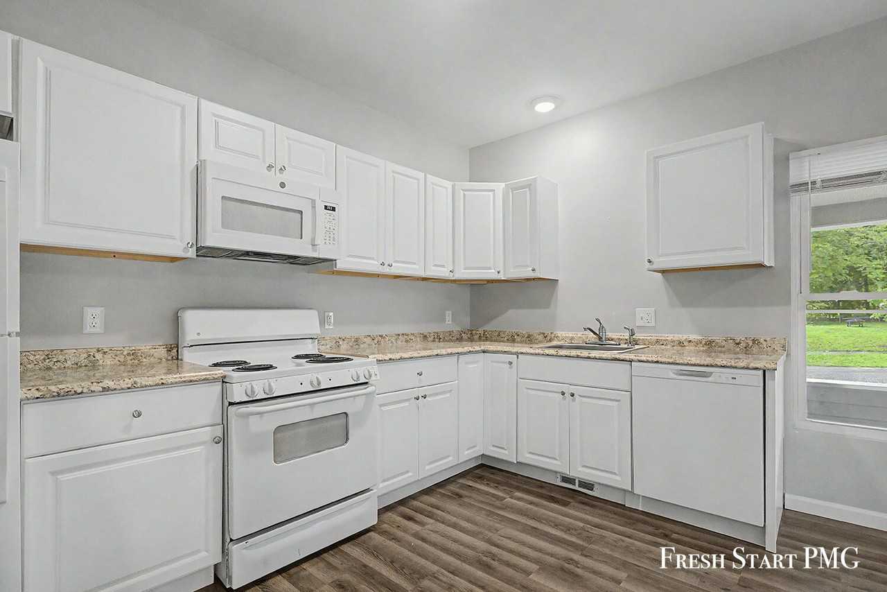 1266 Clark St - Photo 2 of 26