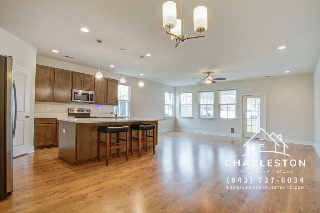 7824 Montview Rd - Photo 2 of 23
