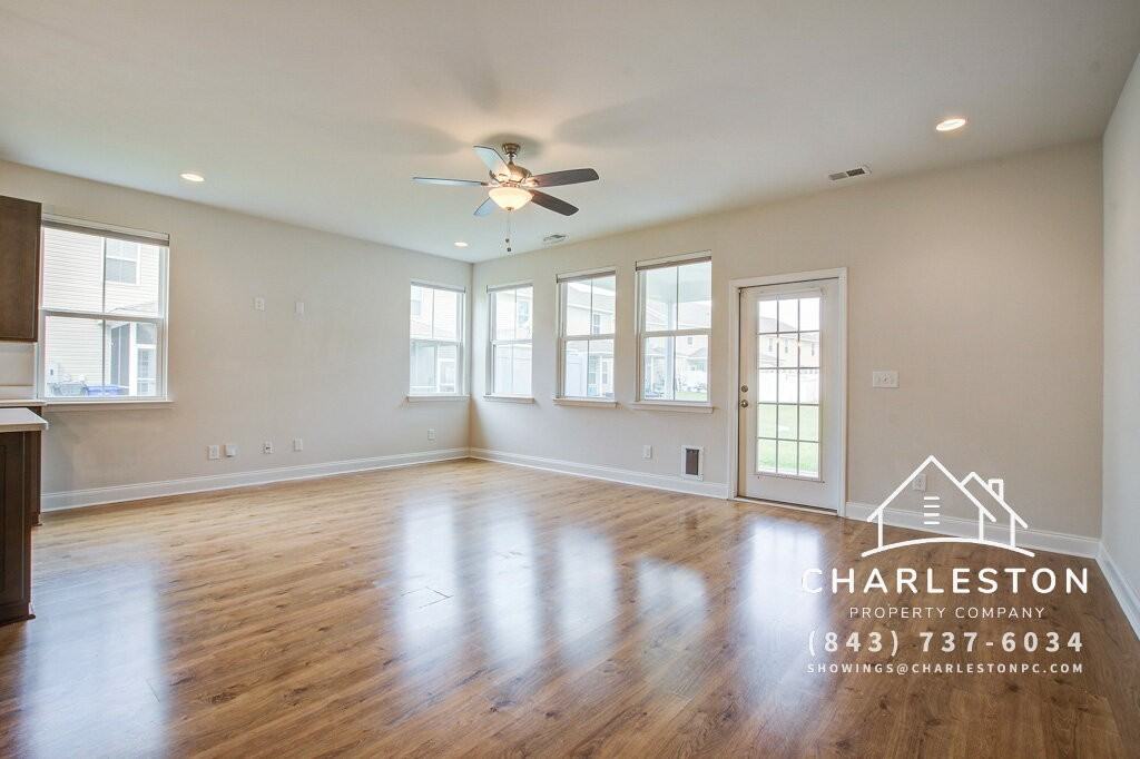 7824 Montview Rd - Photo 3 of 23
