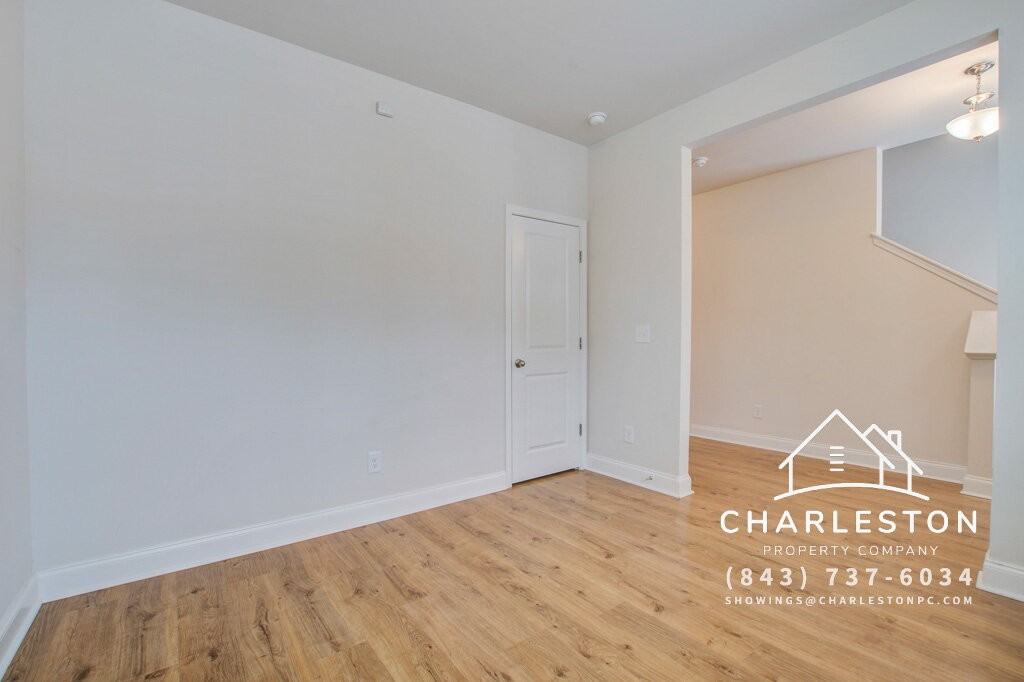 7824 Montview Rd - Photo 7 of 23