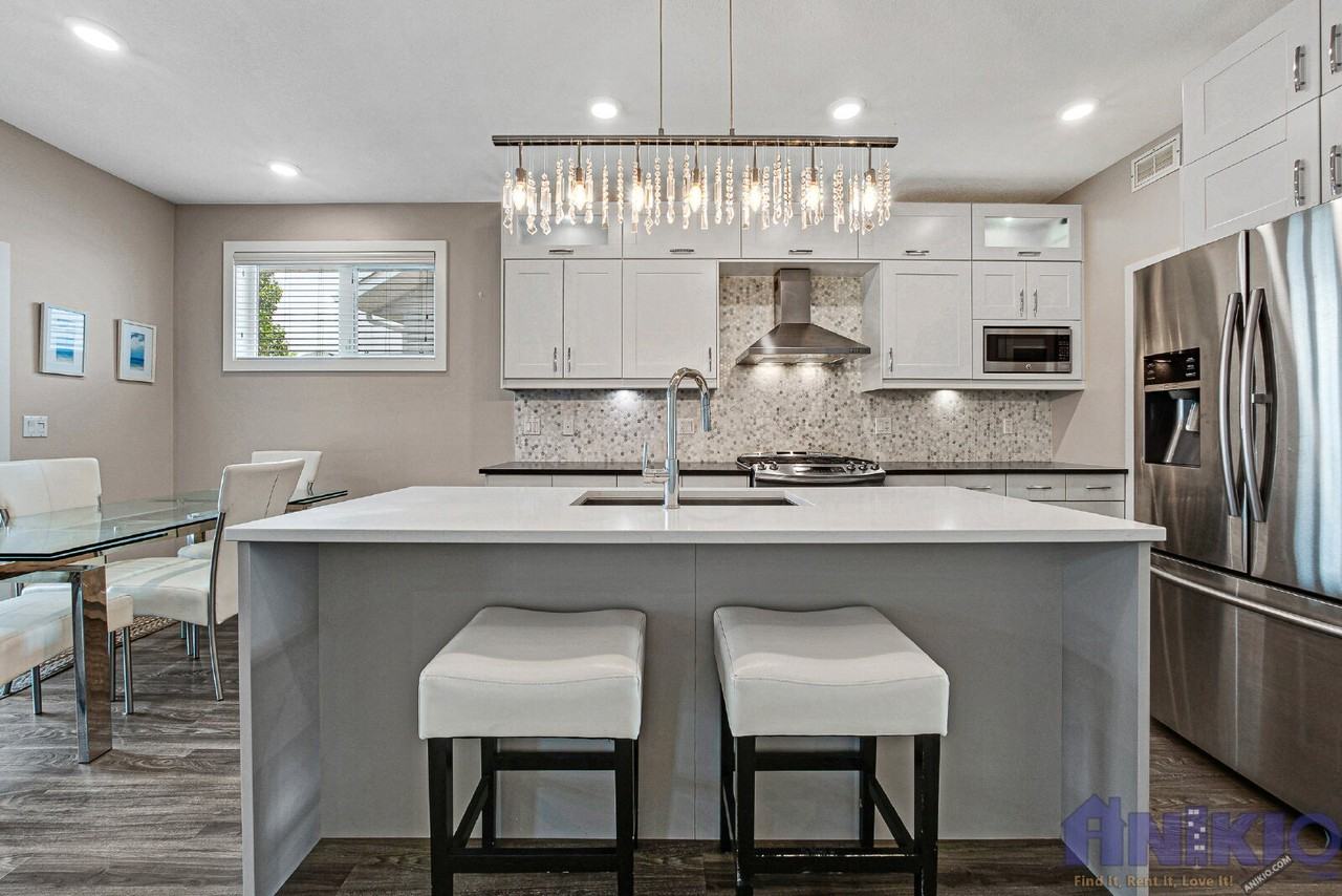 914 Kloppenburg Cres - Photo 2 of 29