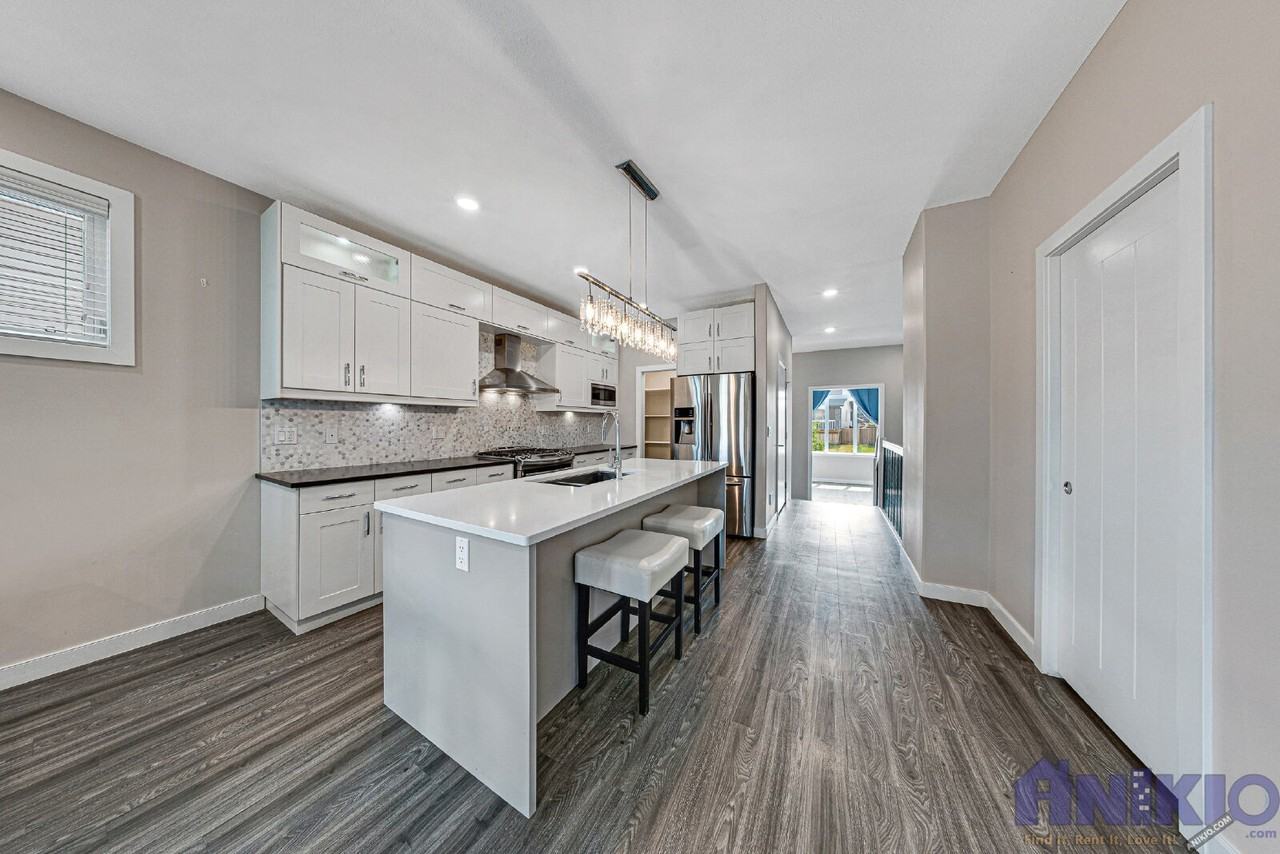 914 Kloppenburg Cres - Photo 7 of 29