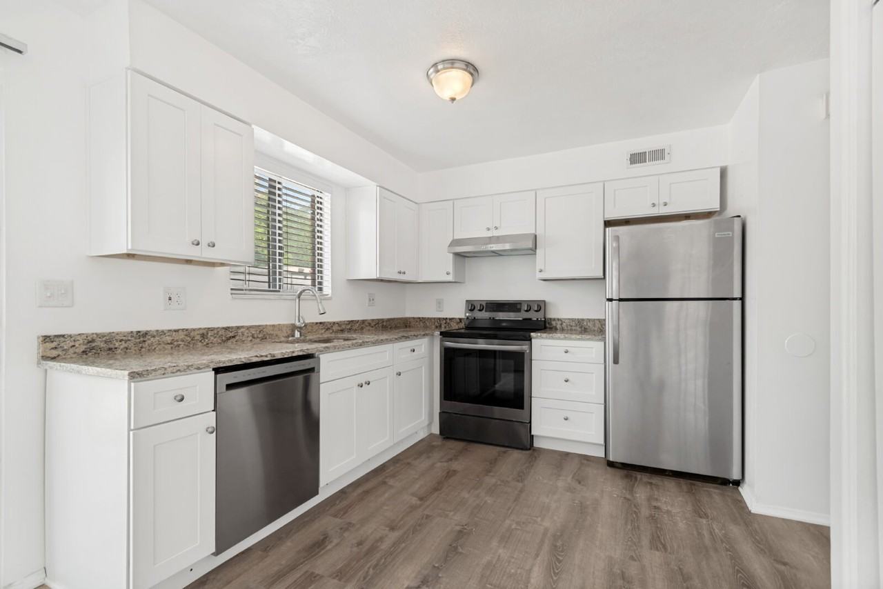 2314 S 700 E - Photo 3 of 18