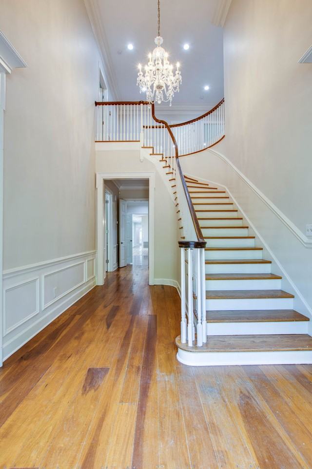 1306 Se Broad St - Photo 3 of 44