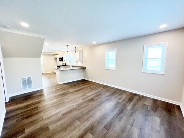 4501 Norwaldo Ave - Photo 4 of 16