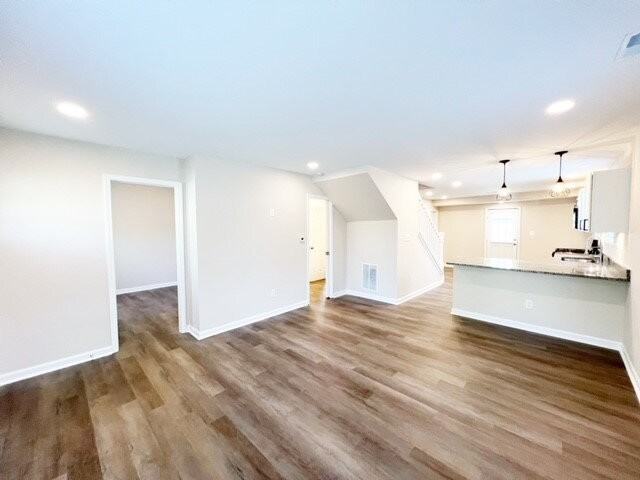 4501 Norwaldo Ave - Photo 5 of 16