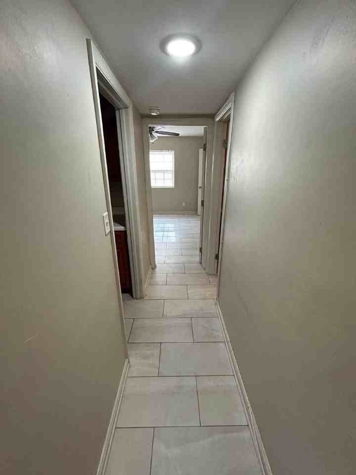 1810 Pasco St Apt 12 - Photo 5 of 10