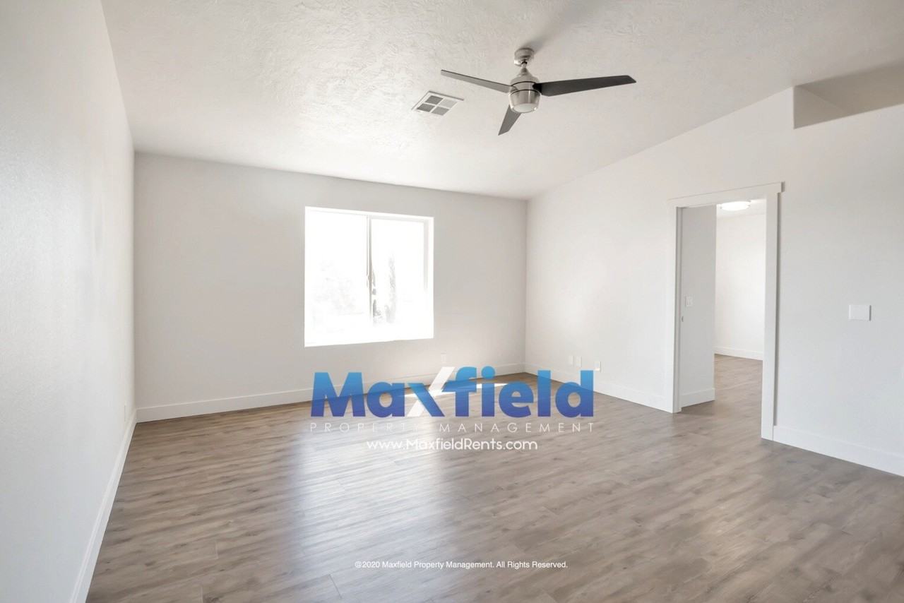 2737 E 750 N Apt 3 - Photo 4 of 34