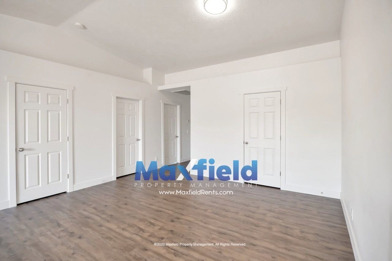 2737 E 750 N Apt 3 - Photo 6 of 34