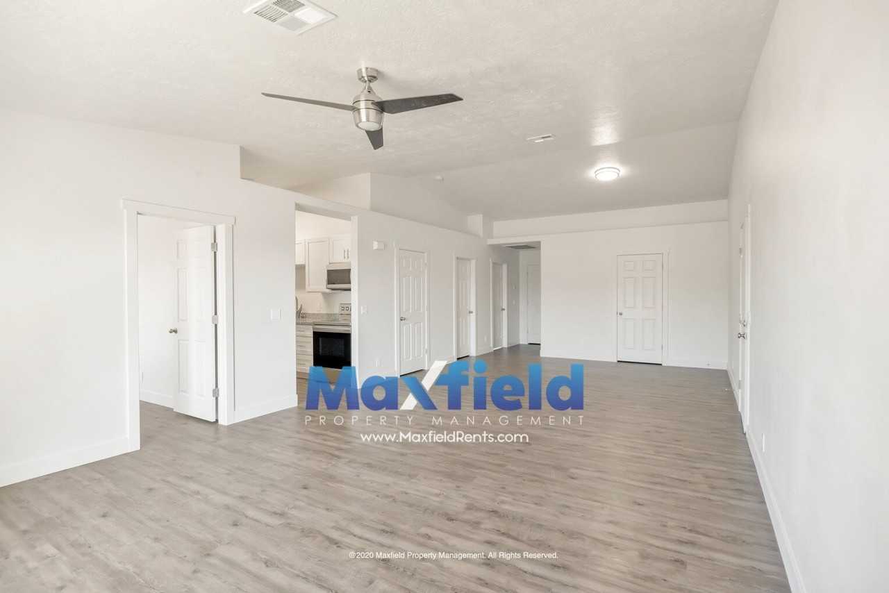 2737 E 750 N Apt 3 - Photo 7 of 34