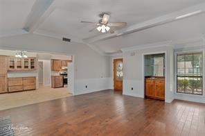 108 Deerwood Ln - Photo 5 of 23