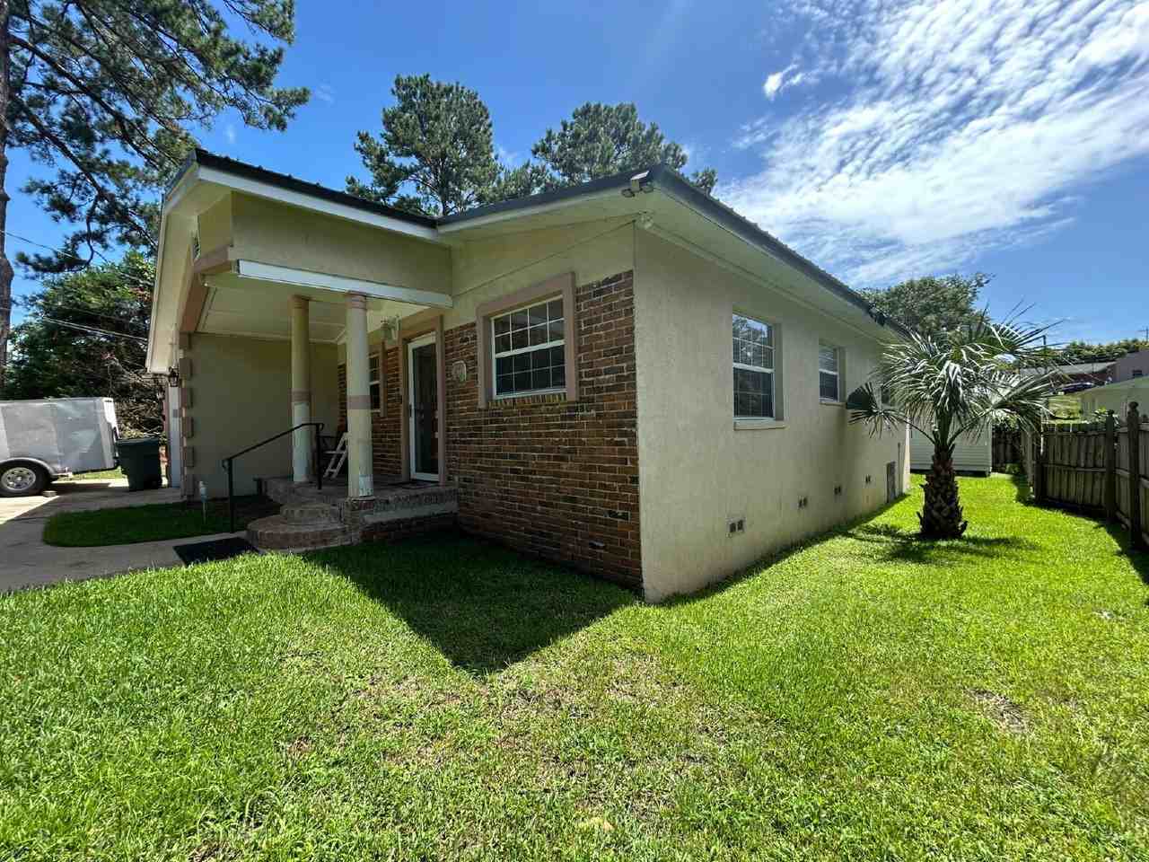 1103 Calloway St - Photo 2 of 22