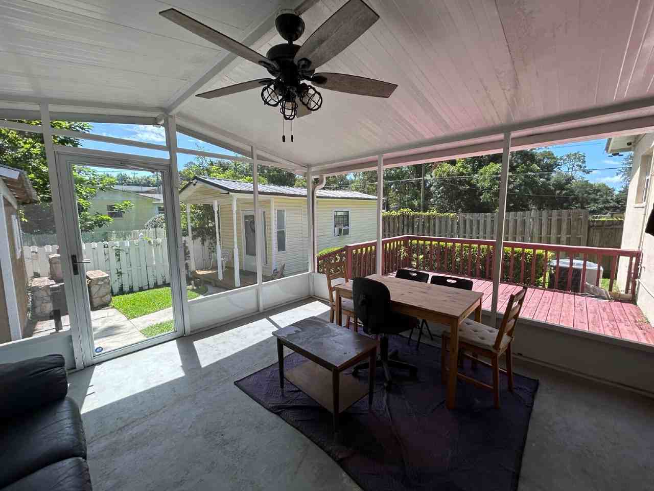 1103 Calloway St - Photo 6 of 28
