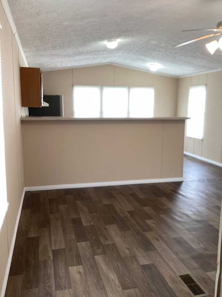 92 Christopher Cir - Photo 2 of 4