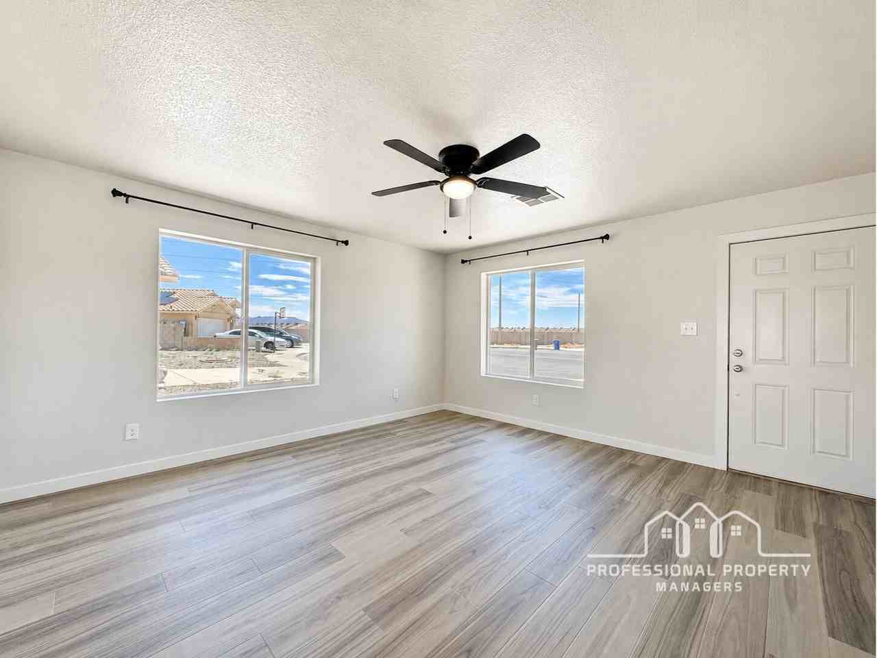 7288 E 36th Pl - Photo 3 of 21