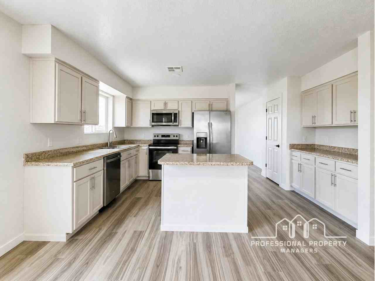 7288 E 36th Pl - Photo 7 of 21
