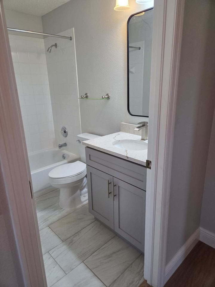 6240A Fairskies Dr - Photo 3 of 5